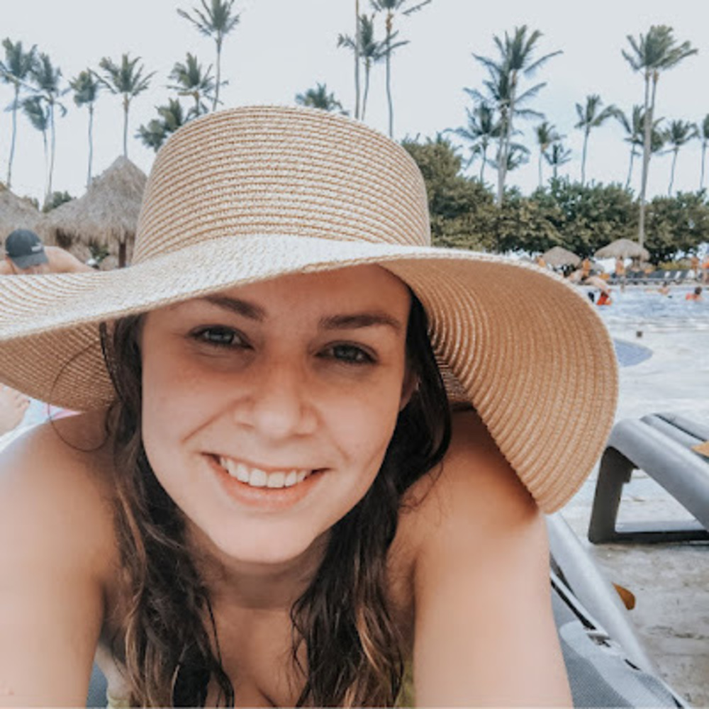 Meet your Posher, Eva